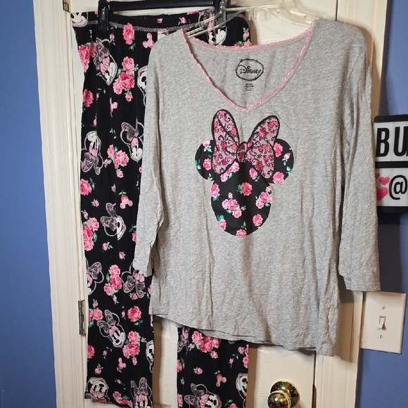 Disney Minnie Mouse Floral Pajama Set Gray and Black 2x - Picture 2 of 5